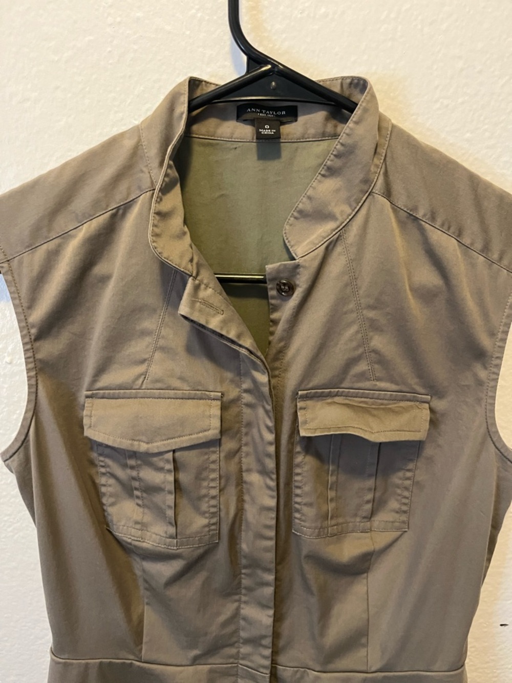 ✨Ann Taylor Olive Utility Midi Dress with Stand Collar - Picture 4 of 10